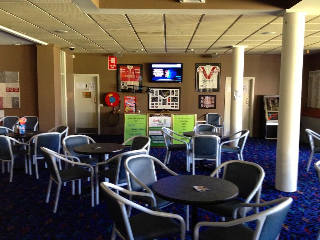 Town & Country Motor Inn Форбс Экстерьер фото