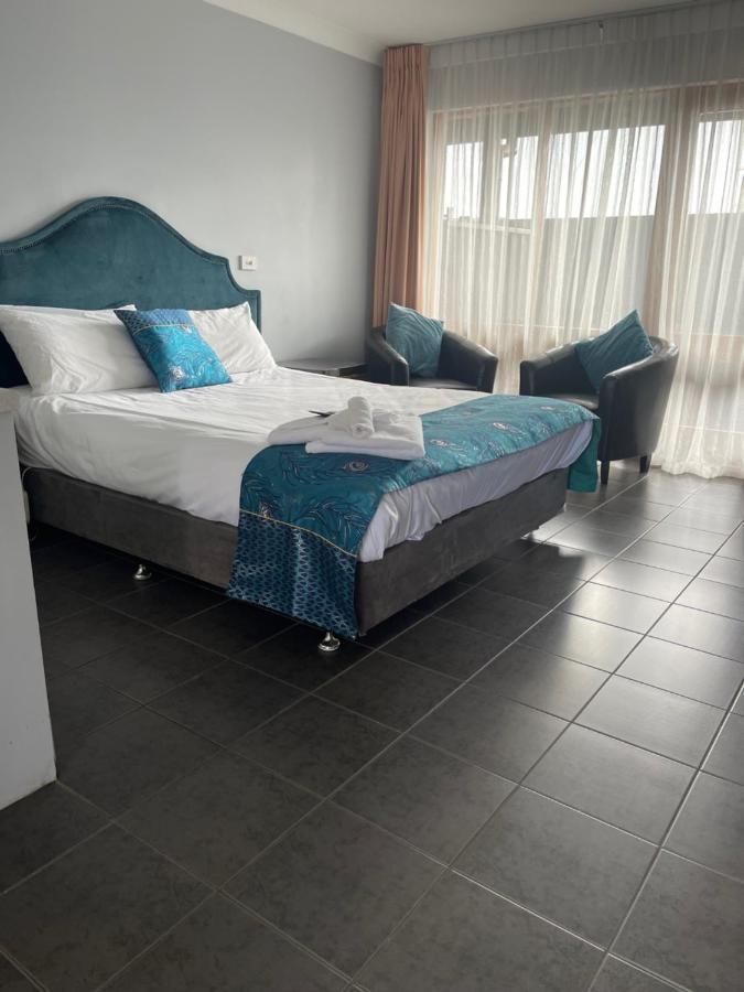 Town & Country Motor Inn Форбс Экстерьер фото