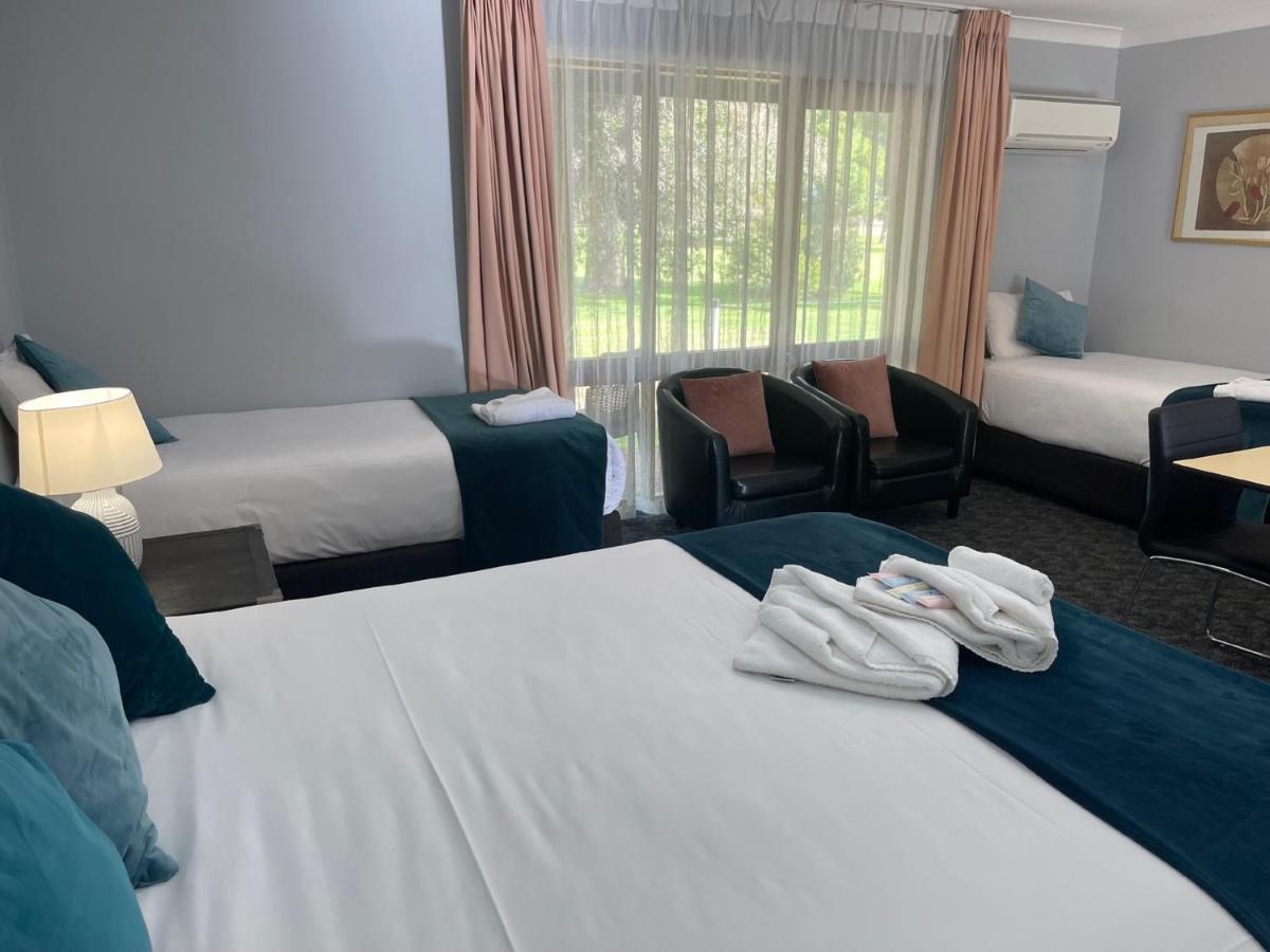 Town & Country Motor Inn Форбс Экстерьер фото