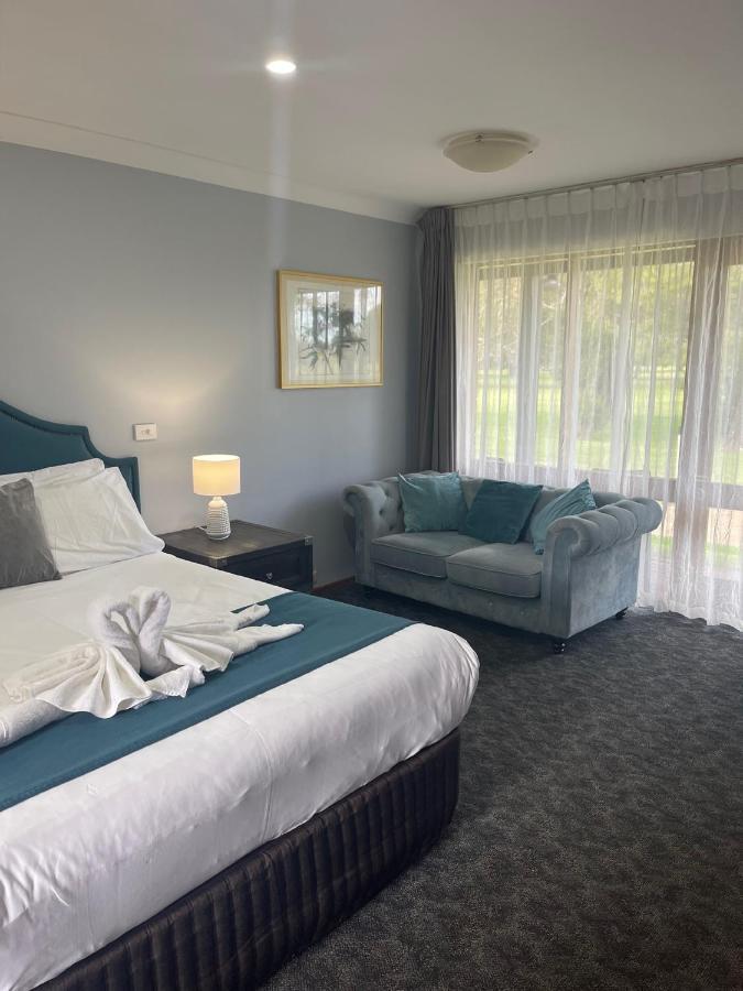 Town & Country Motor Inn Форбс Экстерьер фото