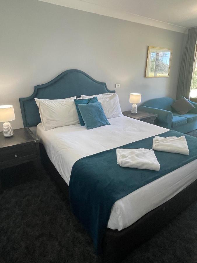 Town & Country Motor Inn Форбс Экстерьер фото